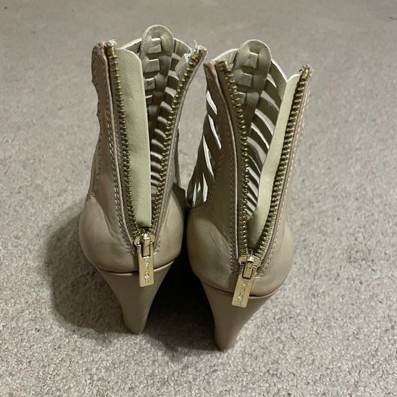 Betsey Johnson Beige Wedges size 7.5 - Picture 4 of 12